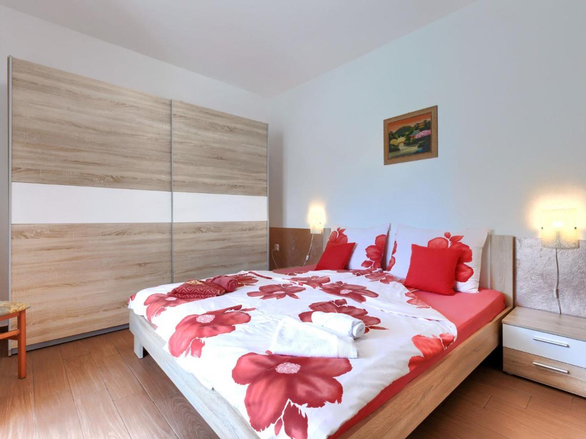 Apartment Elvi - UMA106 Umag Exterior foto