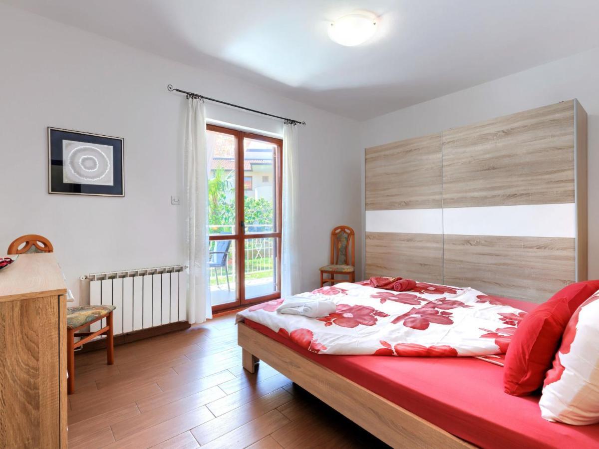 Apartment Elvi - UMA106 Umag Exterior foto